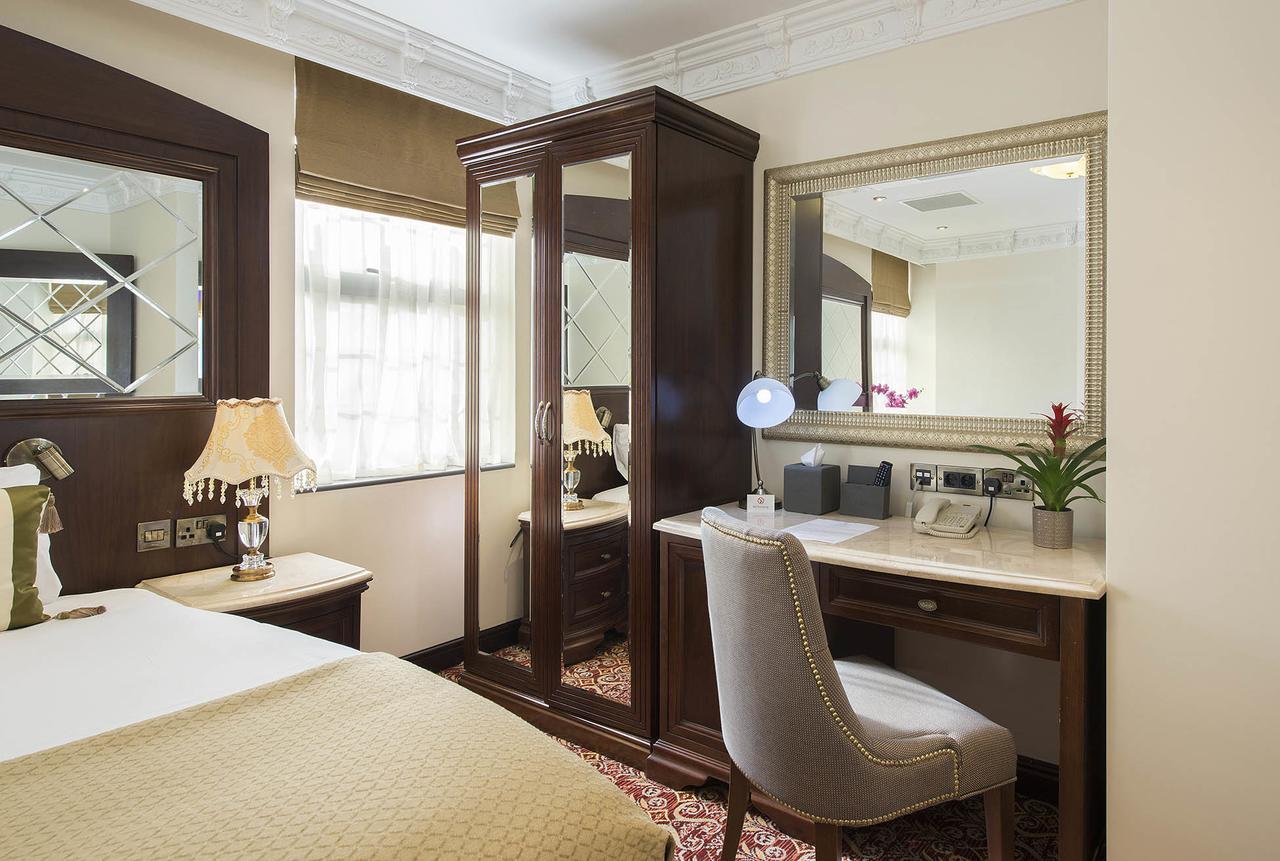 The George Street Hotel Оксфорд Екстериор снимка A room at the hotel