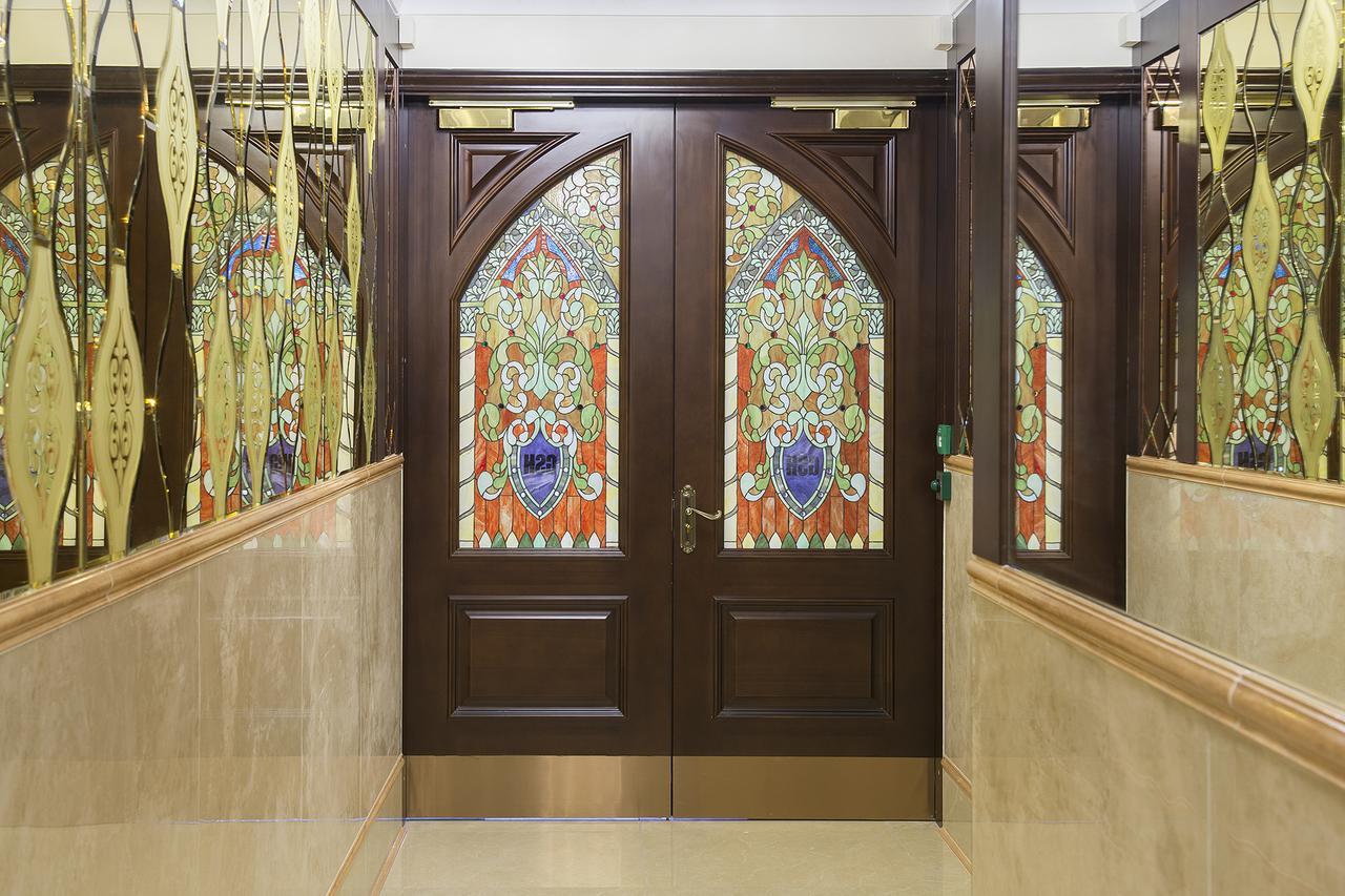 The George Street Hotel Оксфорд Екстериор снимка The doors of the sanctuary