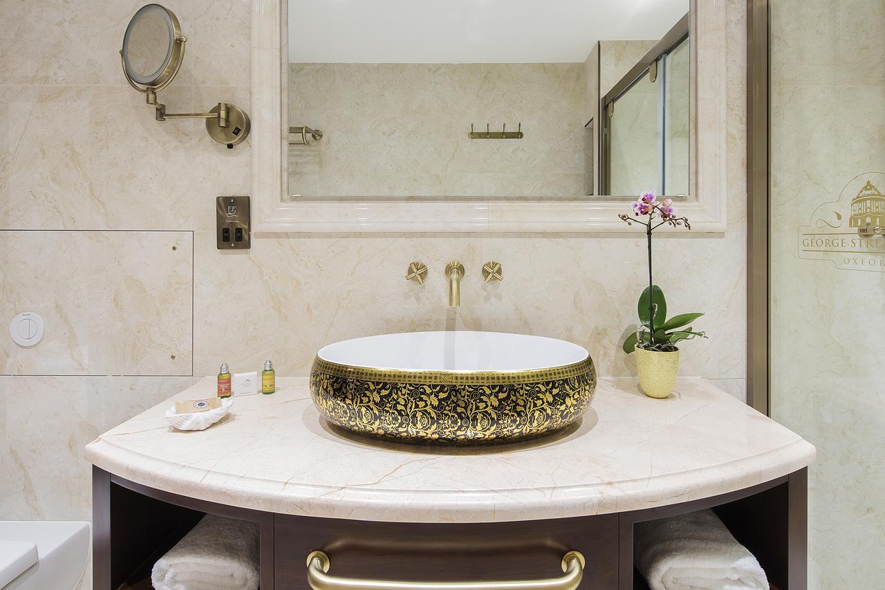 The George Street Hotel Оксфорд Екстериор снимка Bathroom